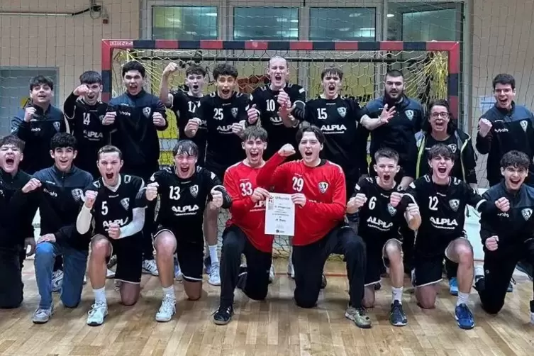 Gewinnertypen: TuS-B-Jugend beim Pfalzgas-Cup.