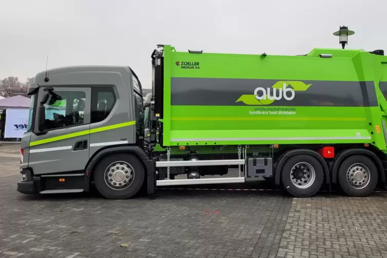 War am Mittwoch erstmals auch im Leiningerland im Einsatz: Fahrzeug der neuen Kreis-Müllabfuhr. 