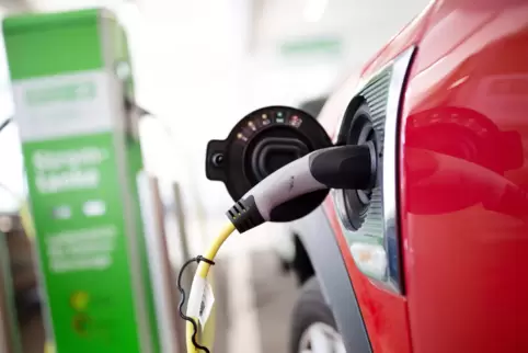 Die Kaufprämie für Elektroautos soll früher abgeschafft werden als bisher geplant.