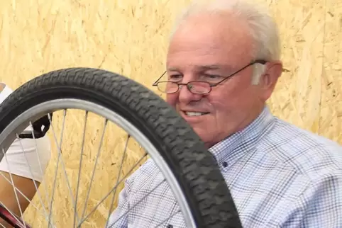 Helfer nicht nur in der Fahrradwerkstatt: Ulrich Urbatzka. 