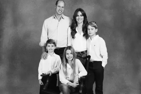 Eine schrecklich normale Familie: Die Weihnachtskarte von Prinz William – und Kate. 