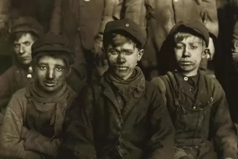 Kinderarbeit war in früheren Zeiten auch in den USA gang und gäbe. Das Bild zeigt Minenjungs im Jahr 1911 in Pennsylvania. 