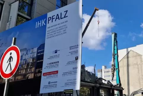 Das alte IHK-Gebäude am Ludwigsplatz ist längst abgerissen. Bis zum Sommer 2026 soll dort die neue Zentrale entstehen. Gesamtkos