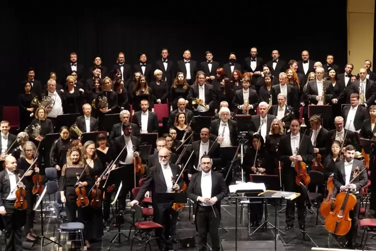 Die Pfalzphilharmonie – hier bei einem Auftritt im Januar – lieferte am Sonntagabend in Frankenthal ein etwas anderes Weihnachts