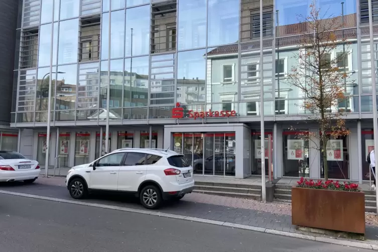 Die Sparkasse S&uuml;dwestpfalz steht auf der Gl&auml;ubigerliste der Signa Holding GmbH. 