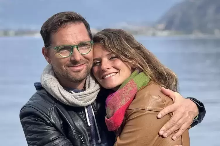Christina K&ouml;nig und ihr neuer Verlobter Steffen am Comer See. 
