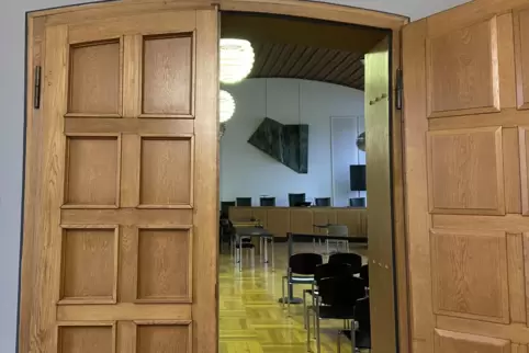 Den Prozessauftakt am Donnerstag am Landgericht Frankenthal verfolgten eine Handvoll Zuhörer. 