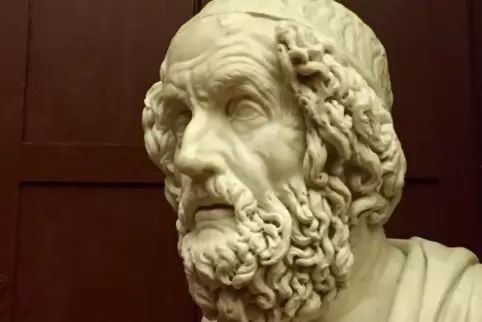  Eine Büste des griechischen Dichters Homer in einer Bibliothek im italienischen Parma. Mit der „Ilias“ schuf Homer wahrscheinli