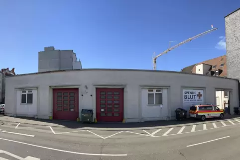 Die aktuelle Rettungswache soll weichen. Ein Neubau an gleicher Stelle ist laut DRK nicht möglich. 