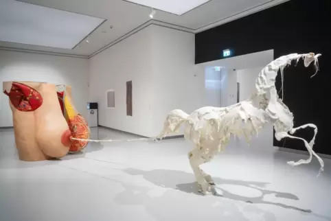 Weibliche Innenwelt: Raphaela Vogels Uterusland“, 2017 Weibliche Innenwelt: Raphaela Vogels Uterusland“, 2017