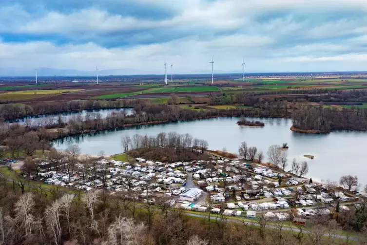 Soll erhalten bleiben, muss aber umstrukturiert werden: der Campingplatz am Baggersee bei Lingenfeld. 