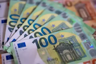 Wer wie viel in der Tasche hat, ist manchmal ein Beziehungsstreitpunkt. 