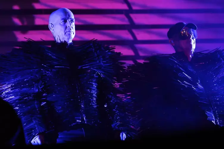 Kommen am 28. Juni nach Mannheim: Die Pet Shop Boys, hier 2013 in Berlin.