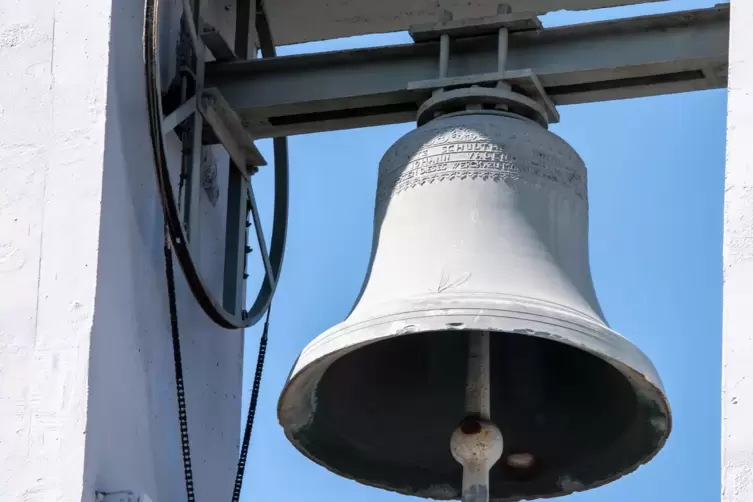 Ein Anwohner hat in 2023 gegen den n&auml;chtlichen Glockenschlag der Uhrzeit geklagt. In welcher Gemeindediesmal?