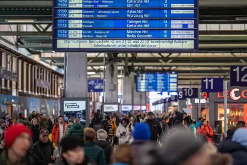 Personalmangel, Zugausfälle, Streiks: Bahnkunden mussten dieses Jahr besonders geduldig sein. 