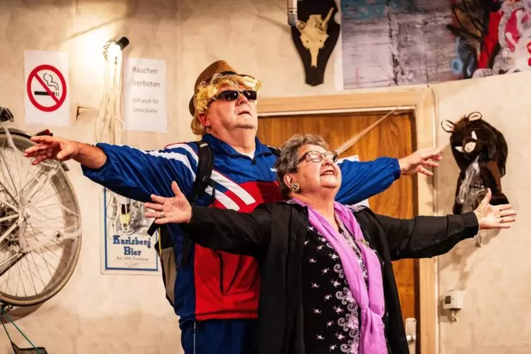 Oma Grete (Edith Stein) und Randy Andy (Wolfgang Schwenk) haben noch nie in einem Film mitgespielt.