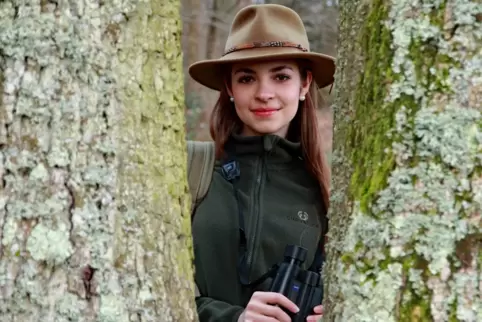 Mit 15 Jahren ist Leonie Stuppy aus Höhmühlbach die jüngste Absolventin der Jagdscheinprüfung. Sie hat Ende November den Jägersc