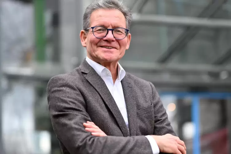 Seit 2016 Bürgermeister der Verbandsgemeinde Deidesheim: Peter Lubenau (CDU). 