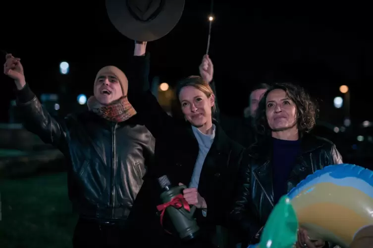 Zur Pensionierung von Edith Keller und Peter Becker organisieren Johanna Stern (Lisa Bitter) und Lena Odenthal (Ulrike Folkerts)