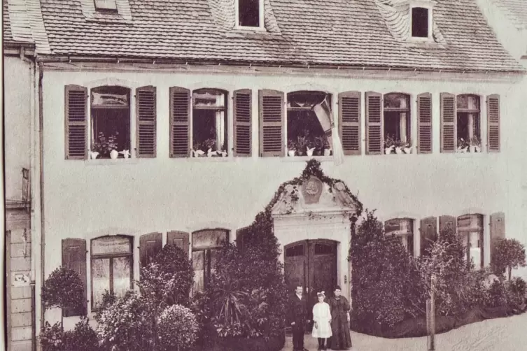 Mit dieser Ansichtskarte warb Fritz Lemaire für sein Apfelwein-Restaurant. Das Gebäude war das Elternhaus von Georg Neumayer. 