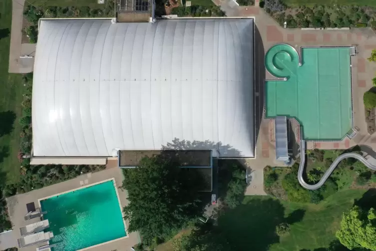 Wird 2024 erneuert: die Traglufthalle f&uuml;r das Stadionbad.