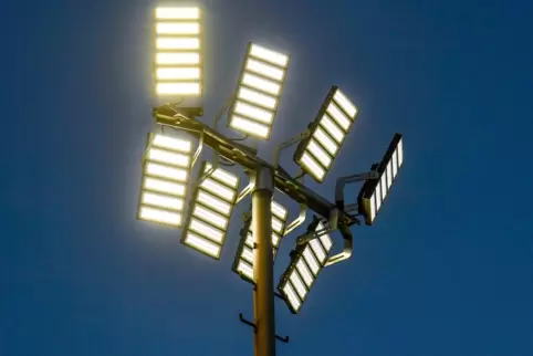 Eine energiesparende Flutlichtanlage mit LED-Technik will Weingarten für sein Stadion anschaffen. 