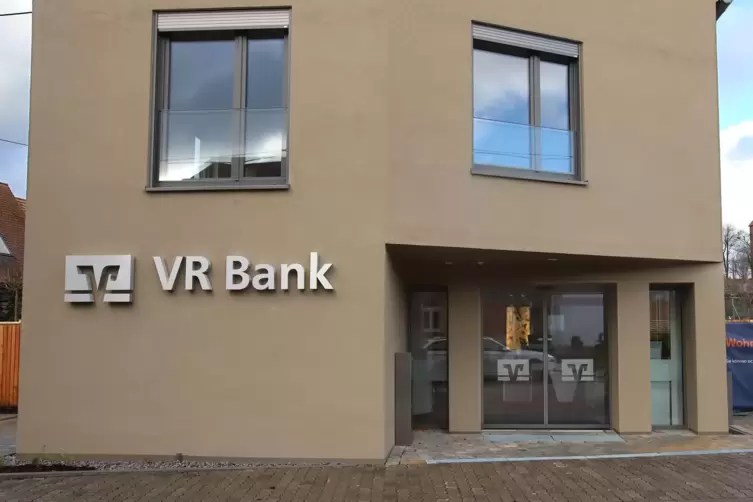 In der nagelneuen VR-Bank-Filiale in Wollmesheim gibt es erst einmal kein Bargeld mehr.