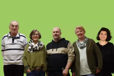 (von links nach rechts): Martin Lind (Kassierer), Ursula Schmitt-Wagner (2. Vorsitzende), Thomas Schönitz (1. Vorsitzender), Rit