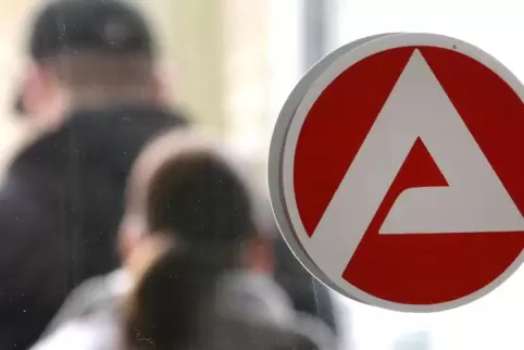 In Pirmasens waren im Dezember 2483 Männer und Frauen arbeitslos gemeldet.