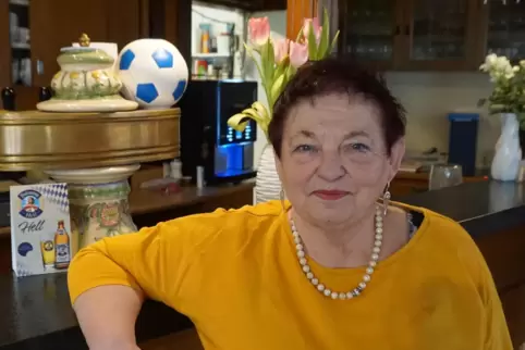 Seit 45 Jahren Clubwirtin im Sportheim des SC Hauenstein: Lore Memmer. 