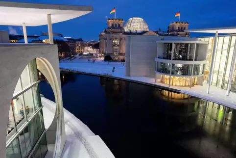 Im Regierungsviertel sind viele Menschen unterwegs, die die Politiker zu beeinflussen suchen. 