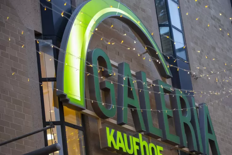 Laut Medienberichten will die Warenhauskette Galeria Karstadt Kaufhof am Dienstag Insolvenz anmelden. 