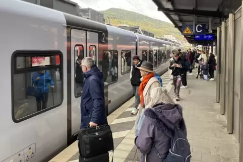 Die Züge der Regional-Express-Linie RE1 von Saarbrücken nach Mannheim sollen trotz des GDL-Streiks größtenteils fahren. Sie halt