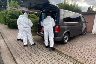 Spurensicherer im August 2023 inder Nähe des Tatorts.