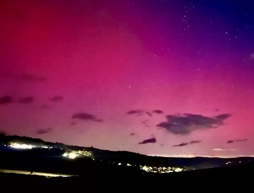 Polarlichter hat Michael Glaß aus Rockenhausen am 5. November auf der Höhe des Lämmerwaldes bei Dörnbach beobachten können, als