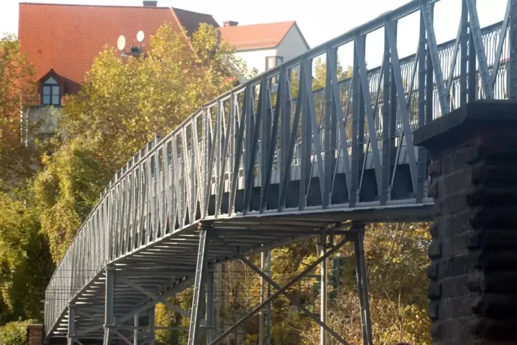 Ein Foto aus den besseren Zeiten: Das Viadukt am Güterbahnhof – auch Schipka-Pass genannt – muss saniert werden. 