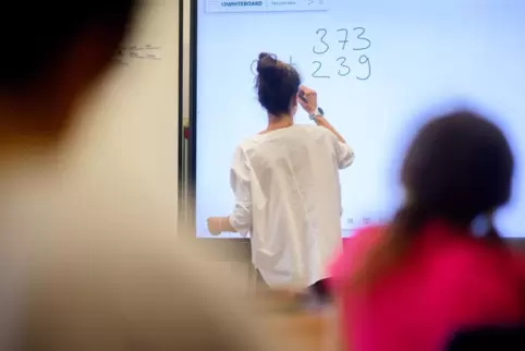 Laut Pisa-Studie verfehlen 30 Prozent der Schüler und Schülerinnen die Mindestanforderungen in Mathematik.