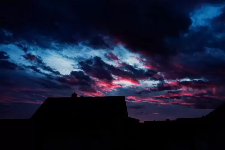 Mit einem &bdquo;herrlichen Himmel&ldquo; begann der letzte Tag des Jahres in Enkenbach.
