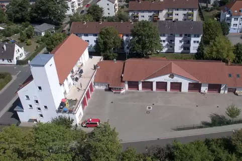 Die Zeit des Feuerwehrhauses an der Edenborner Straße geht zu Ende – aber wann? Die Zeit des Feuerwehrhauses an der Edenborner Straße geht zu Ende – aber wann?