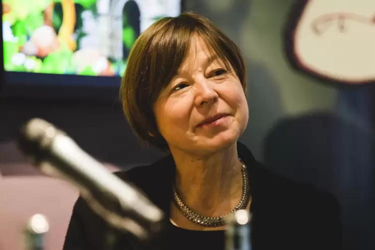 Cath&eacute;rine Biasini: bei einer Pressekonferenz im Historischen Museum.