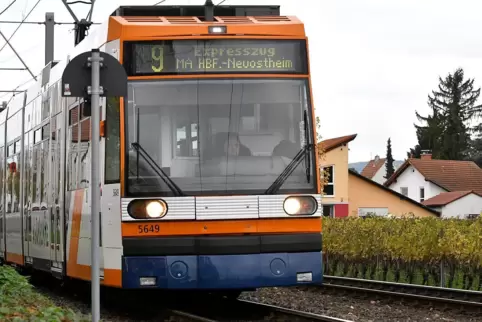 Die Rhein-Haartbahn ist zwischen Bad Dürkheim und Mannheim unterwegs. 