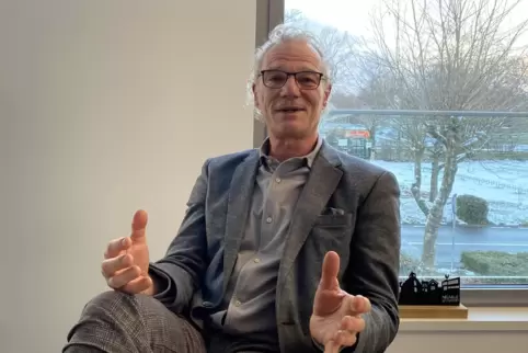 Axel Wassyl ist parteiloser Orts- und Verbandsbürgermeister in Offenbach. 