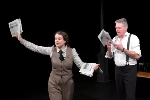 Teilen sich die vielen Rollen in dem Stück: Angela Pfenninger und Bernhard Weller.