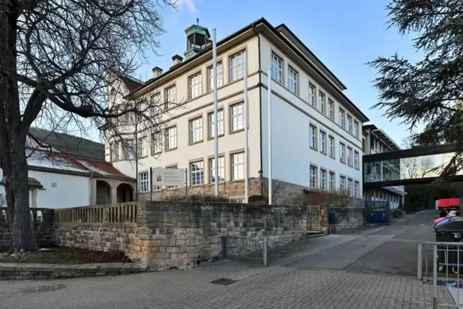 Demnächst wird Oberbürgermeister Weigel das Käthe-Kollwitz-Gymnasium besuchen und vor Ort Gespräche führen. Demnächst wird Oberbürgermeister Weigel das Käthe-Kollwitz-Gymnasium besuchen und vor Ort Gespräche führen.