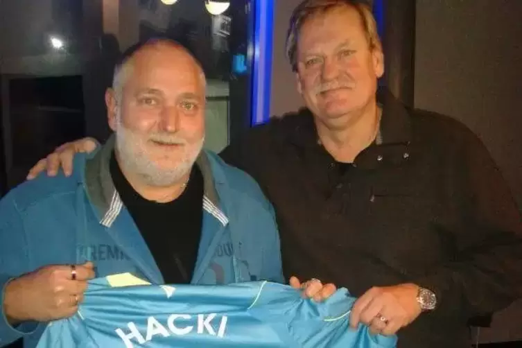 &Uuml;berraschungsgast: Zum 50. Geburtstag schaute FCK-Torwartlegende Ronnie Hellstr&ouml;m (rechts) bei Ralf Hack vorbei.
