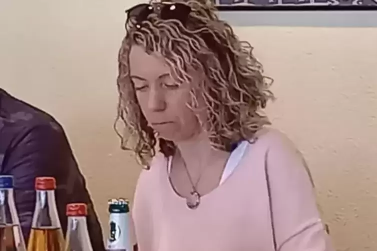 Monika Zluga bei einer fr&uuml;heren Versammlung. 