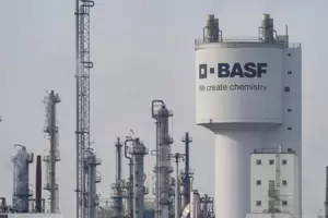 Blick auf Anlagen im Stammwerk der BASF.