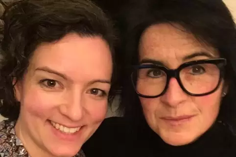 Die Macherinnen von „Kultur im Quadrat“: Esther Mertel (links) und Sabine Heinlein.