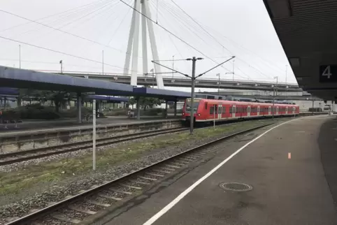 Von Ludwigshafen nach Kaiserslautern und Germersheim fährt während des GDL-Streiks nur rund ein Viertel der gewohnten S-Bahnen. 