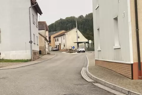 In Marienthal (hier in der Rockenhausener Straße) gibt es bereits Geschwindigkeitsbegrenzungen und verkehrsberuhigende Maßnahmen